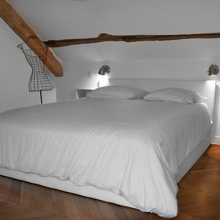 Loft Dans Le Clocher Face Au Chateau Bonnelles ภายนอก รูปภาพ
