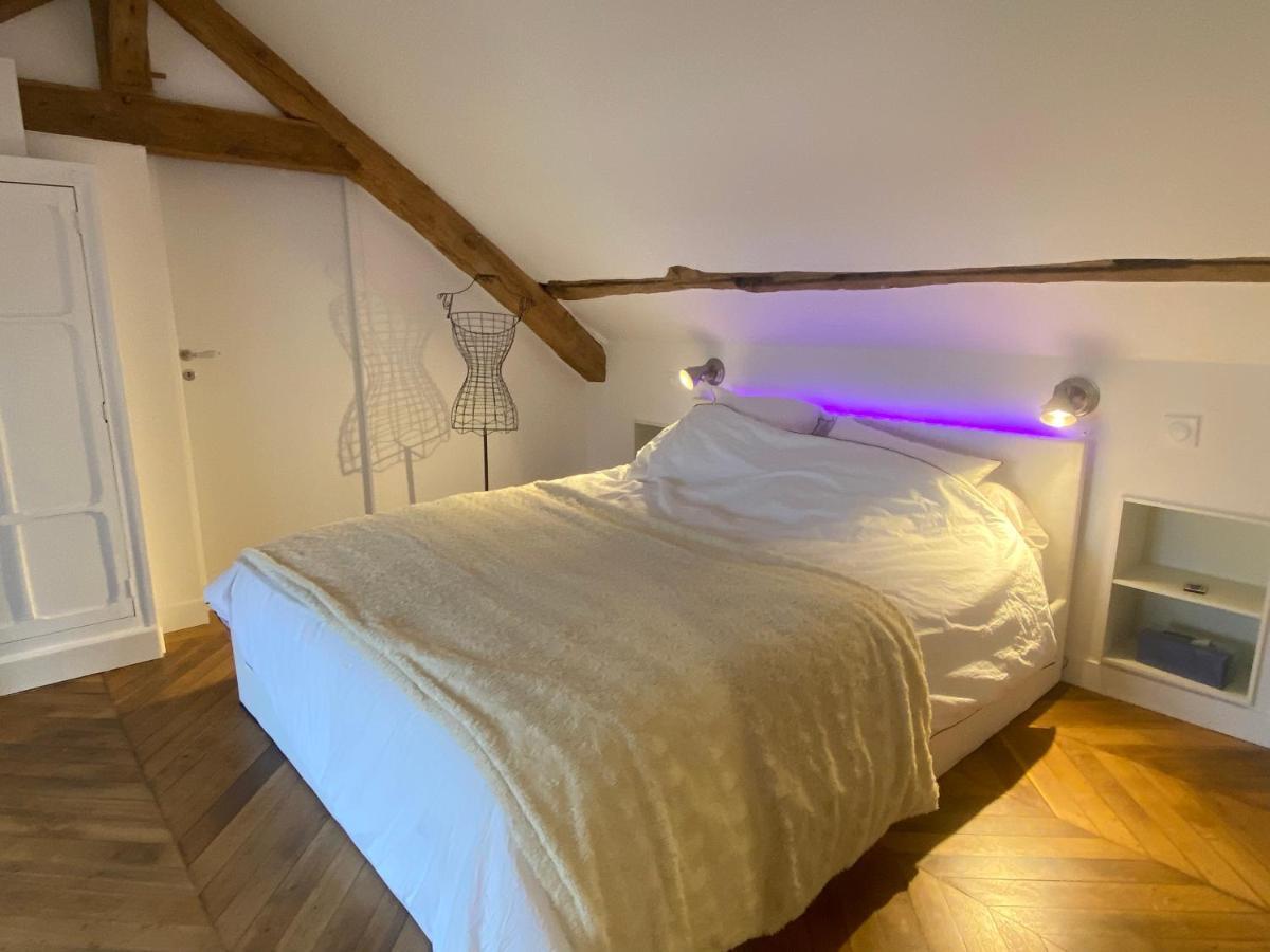 Loft Dans Le Clocher Face Au Chateau Bonnelles ภายนอก รูปภาพ