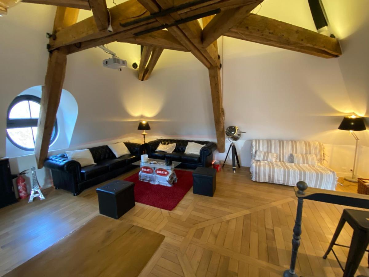Loft Dans Le Clocher Face Au Chateau Bonnelles ภายนอก รูปภาพ