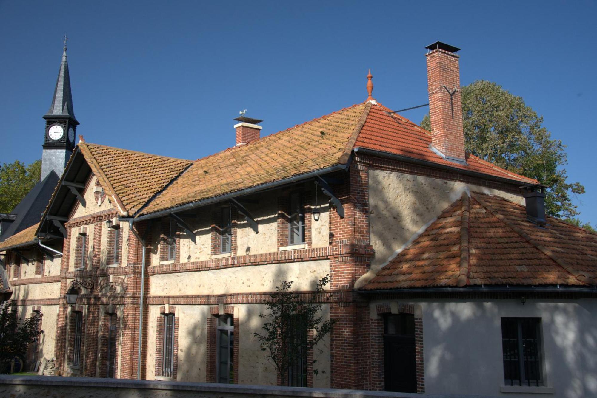 Loft Dans Le Clocher Face Au Chateau Bonnelles ภายนอก รูปภาพ