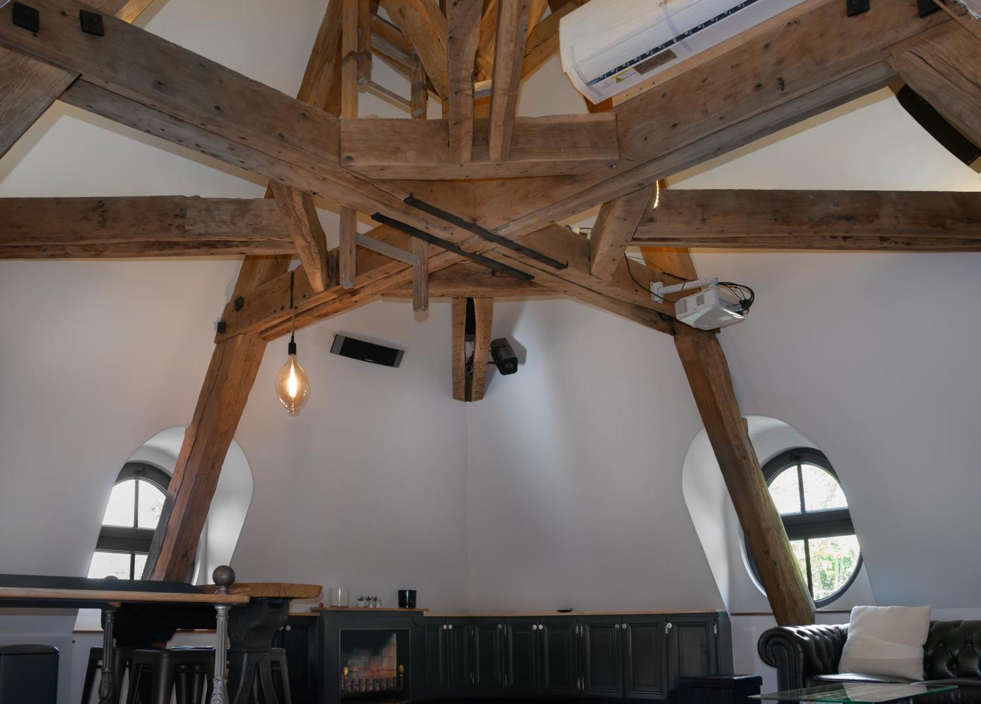 Loft Dans Le Clocher Face Au Chateau Bonnelles ภายนอก รูปภาพ