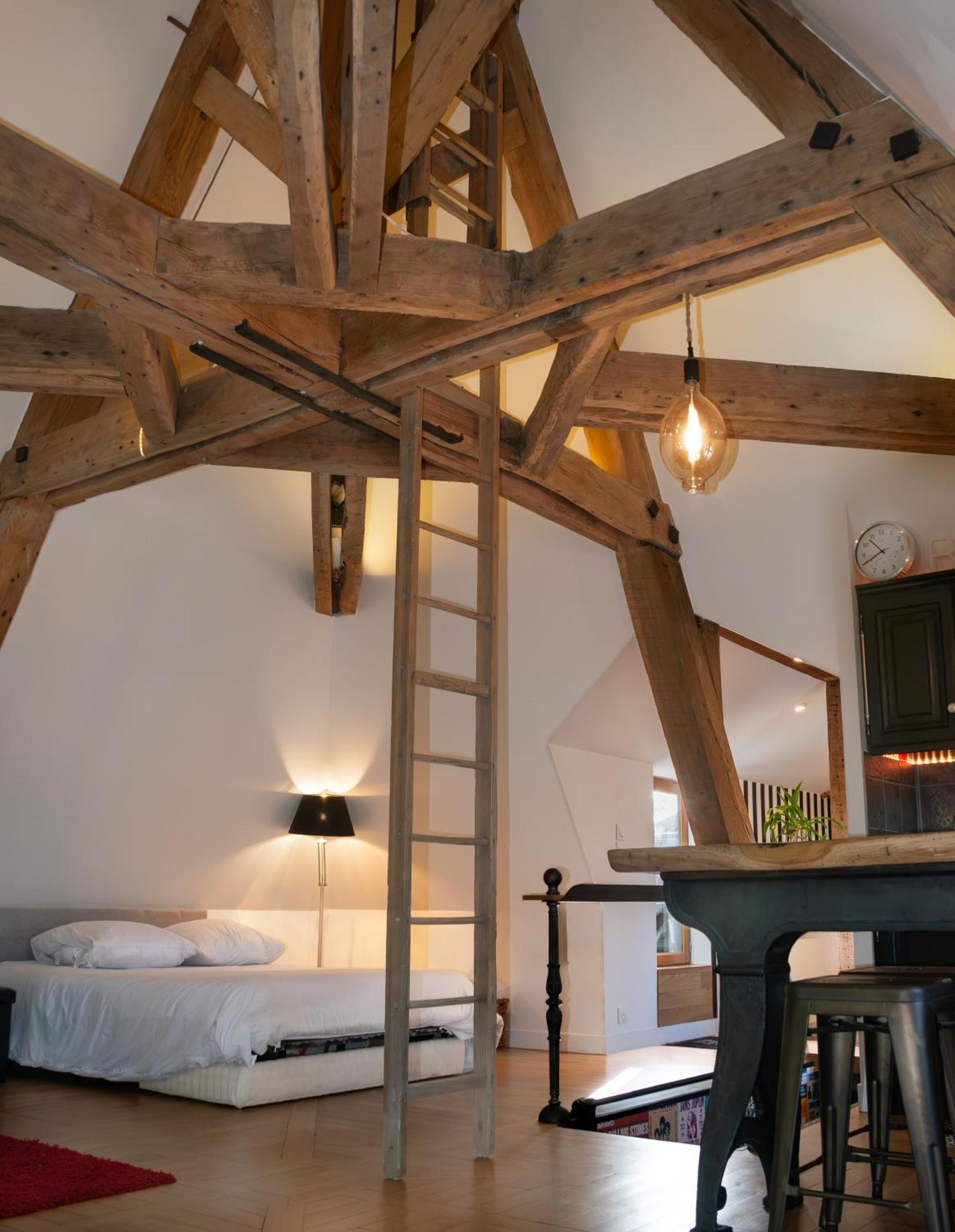 Loft Dans Le Clocher Face Au Chateau Bonnelles ภายนอก รูปภาพ